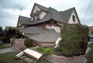 A house damaged by the Loma Prieta earthquake. Photo credit: