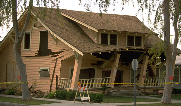 Image: House damaged by Northridge earthquake struck the San Fernando Valley.